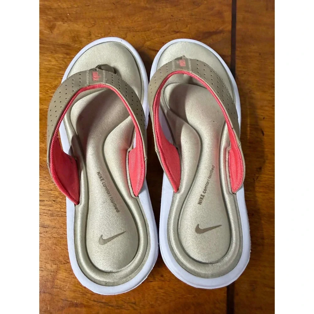 Nike Womens Size 8 Tan Pink Comfort Footbed Flip Flop Sandals Sporty Thong 1701